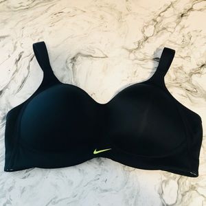 NEW Nike Sports Bra